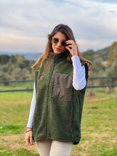 Cargar imagen en el visor de la galería, CHALECO BORREGO KAKI