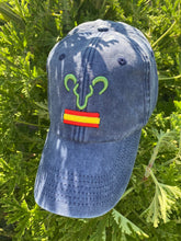 Cargar imagen en el visor de la galería, GORRA MODELO JARA