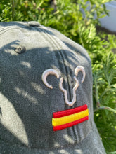 Cargar imagen en el visor de la galería, GORRA MODELO HUNT